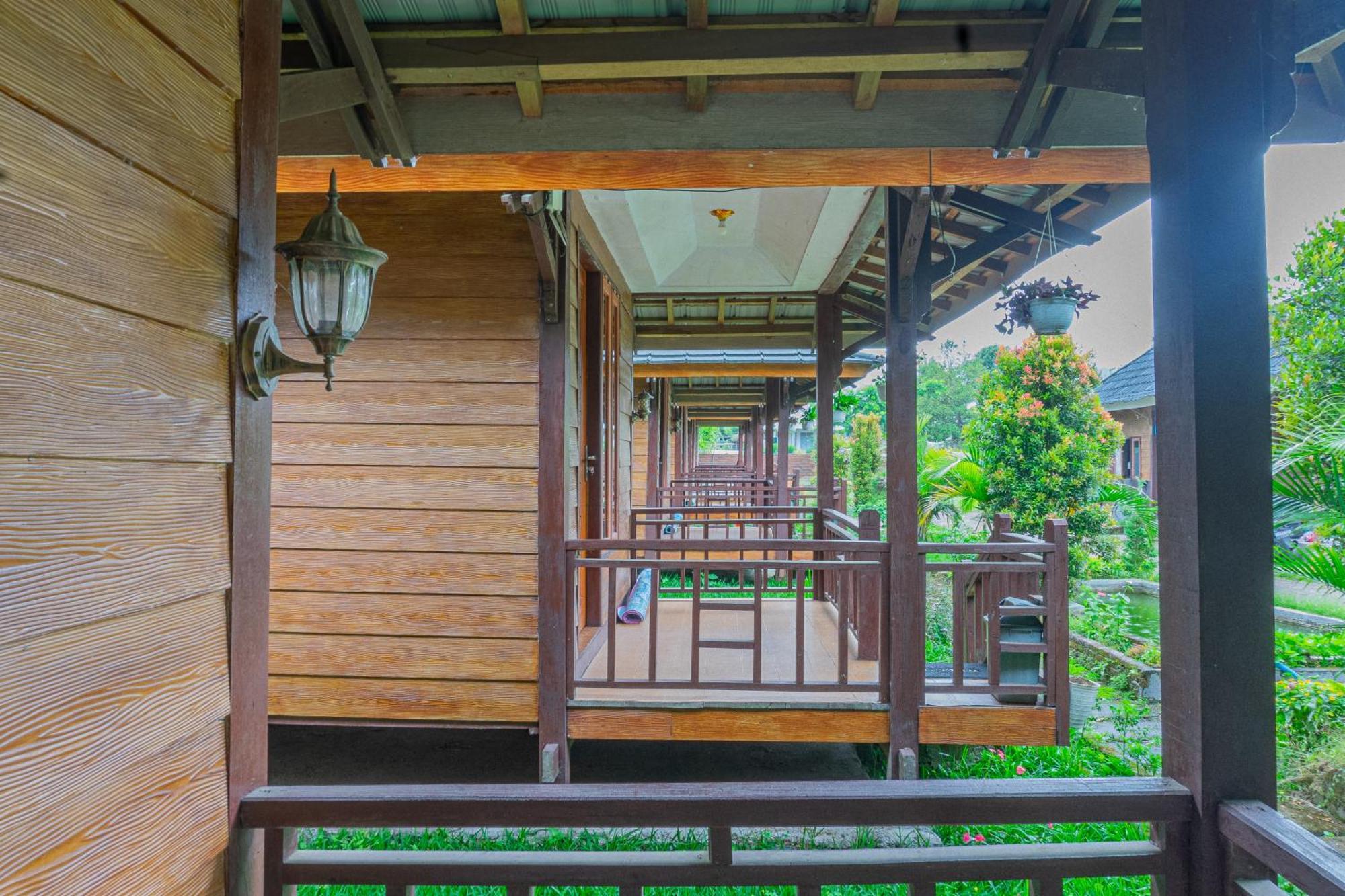 Puncak Rinjani Lodge 塞姆博伦拉旺 外观 照片