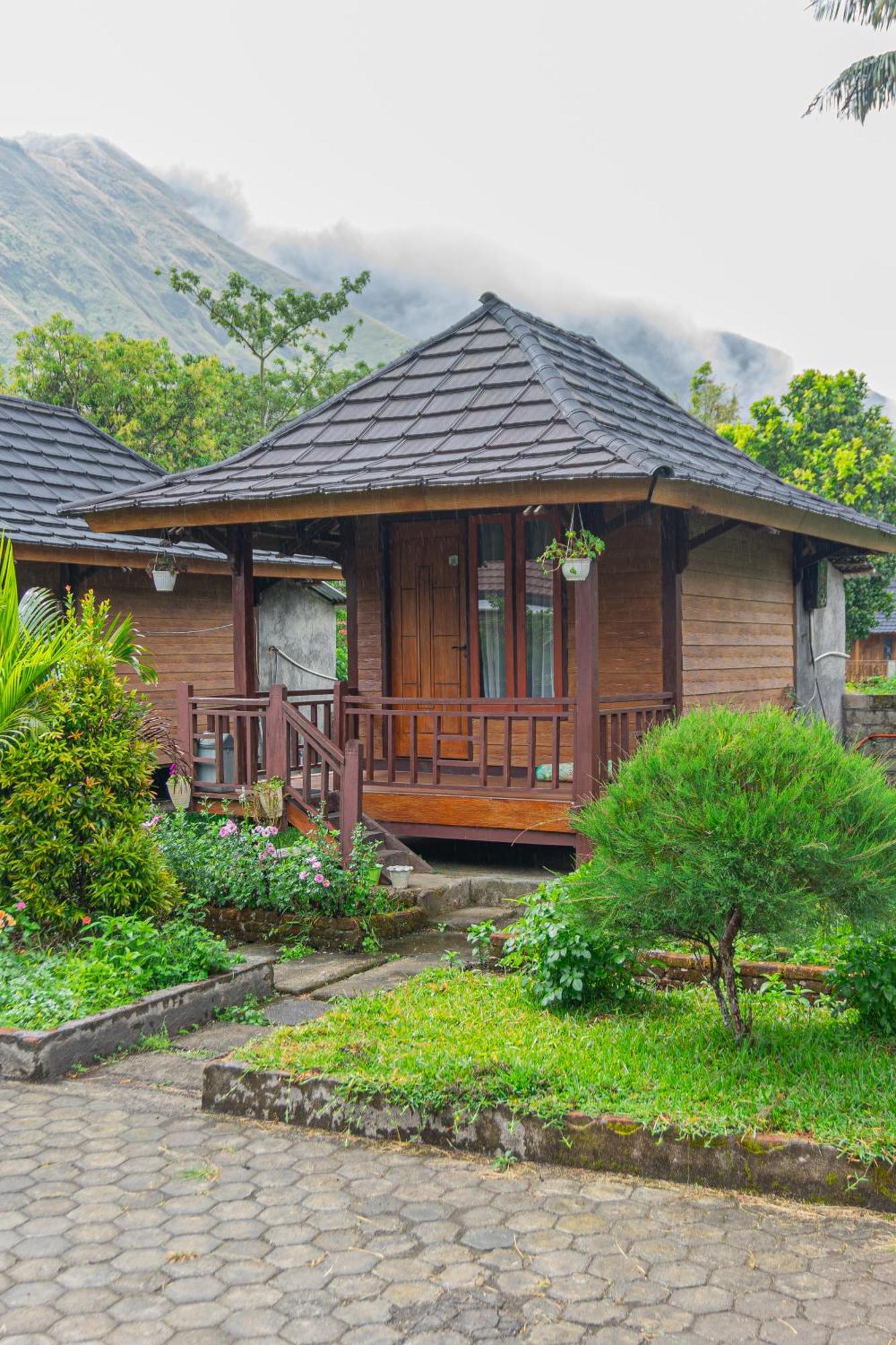Puncak Rinjani Lodge 塞姆博伦拉旺 外观 照片