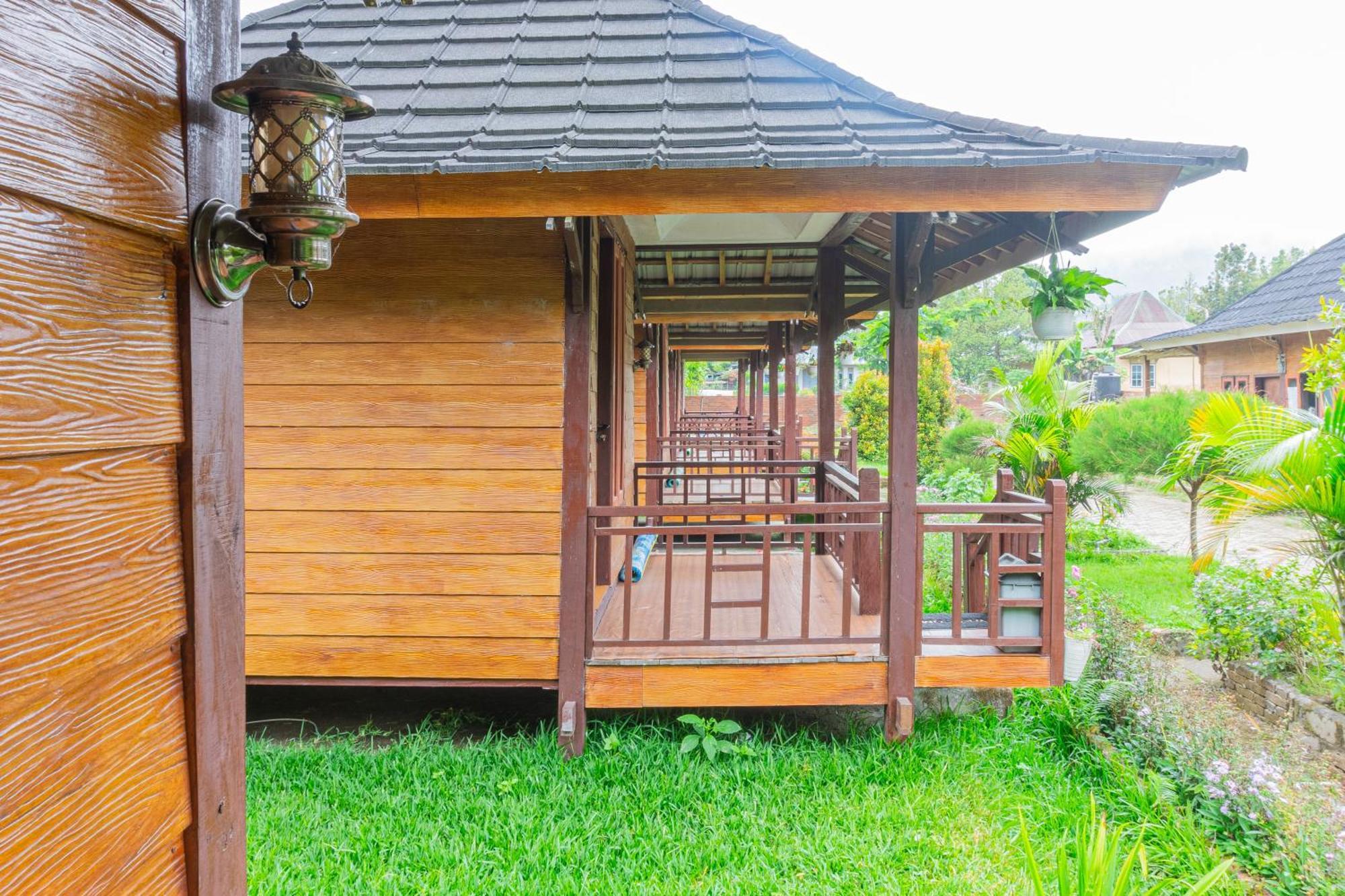 Puncak Rinjani Lodge 塞姆博伦拉旺 外观 照片